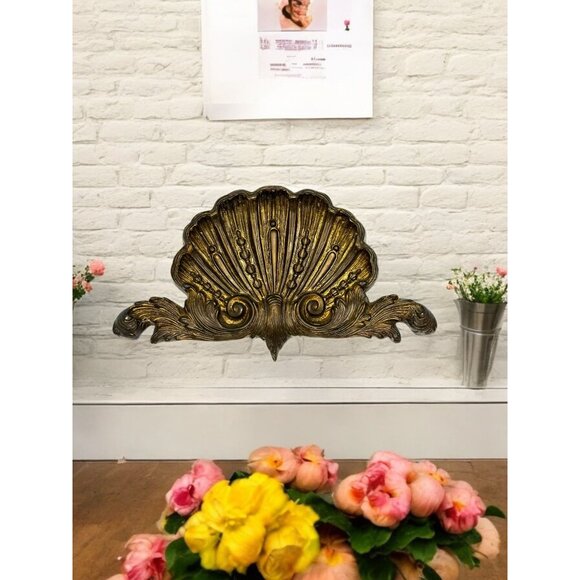 Vintage Scalloped Shell Brass Baroque Wall Plaque Embellishment Medallion - Picture 2 of 6